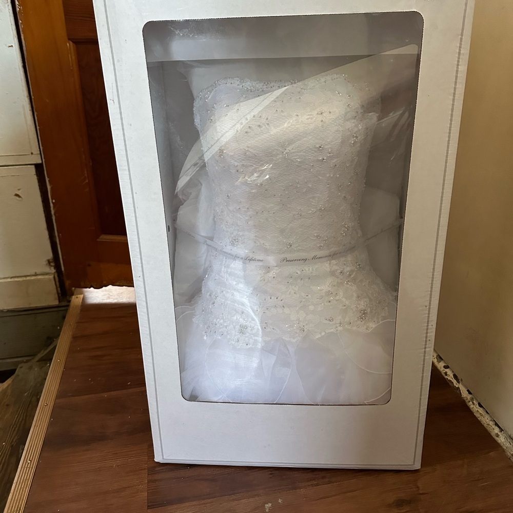 Wedding dress